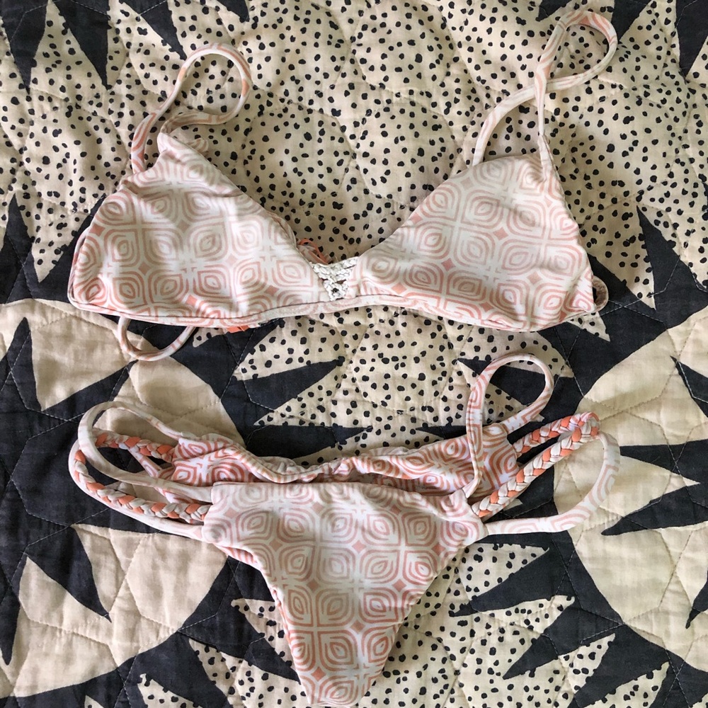 Posh pua bikini